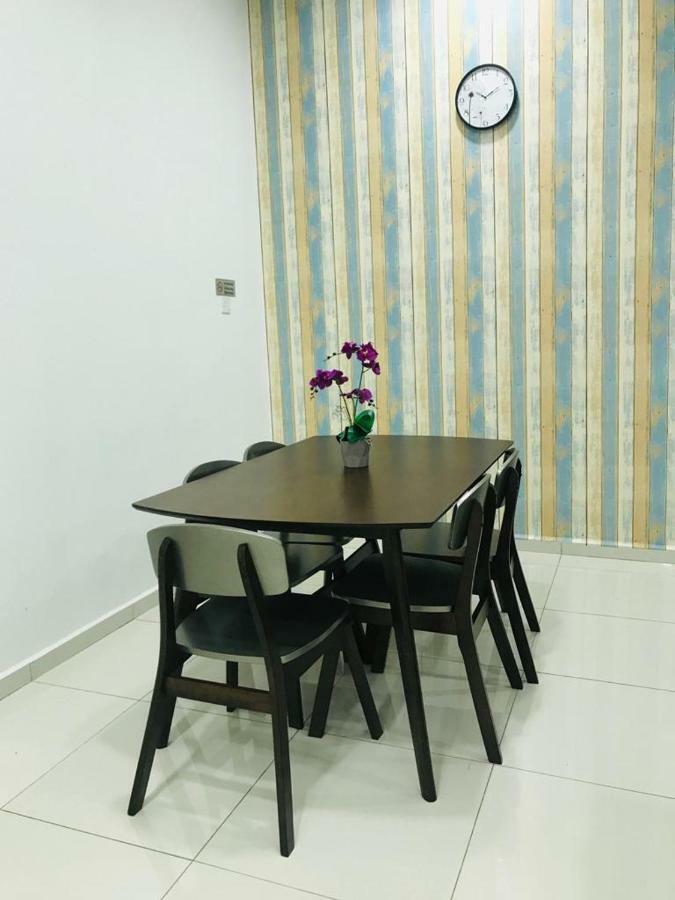 Z&M Homestay Jertih Экстерьер фото
