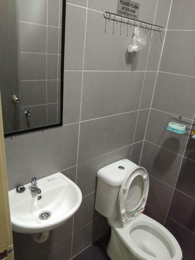 Z&M Homestay Jertih Экстерьер фото